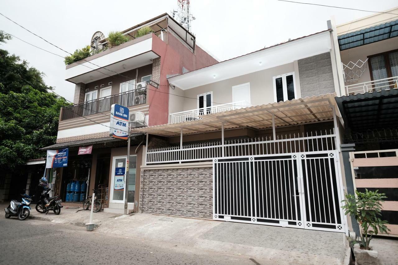 Reddoorz Syariah Near Siloam Hospital Kebon Jeruk Hotel Jakarta Exterior foto